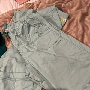 Wonder, wink, scrub set